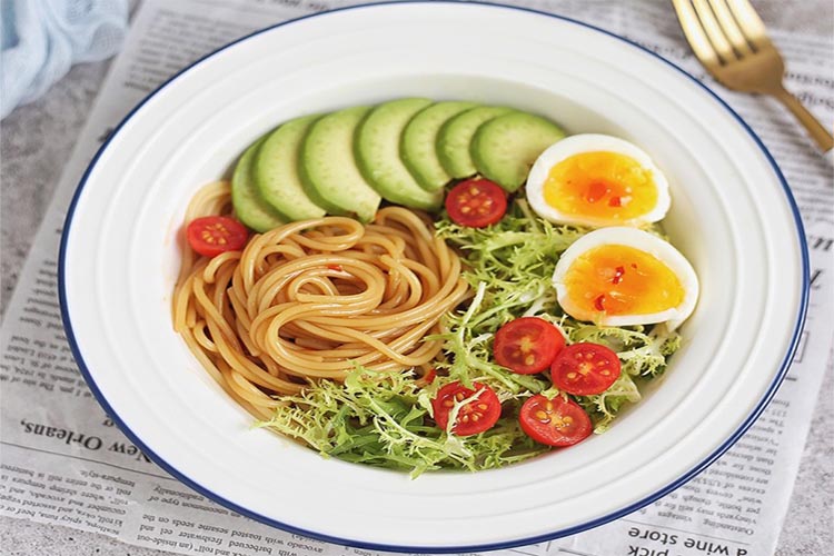 Recipe "Spaghetti Salad with Avocado and Egg": final result