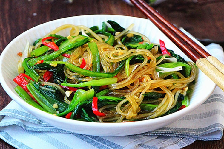 Recipe "Leafy Vegetables with Rice Noodle Salad": final result