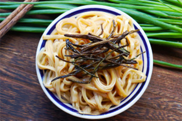 Recipe "Simple Spring Onion Oil Noodles": final result